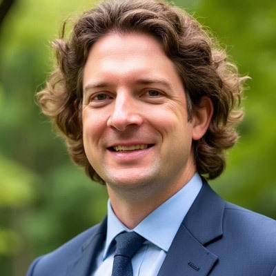 Zack Tegels Headshot